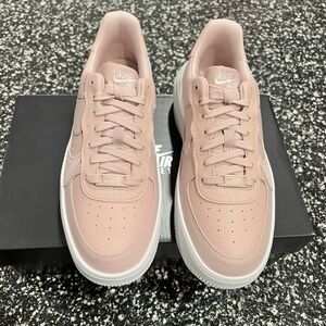 Nike Air Force 1 Women's Sneakers - Soft Pink
